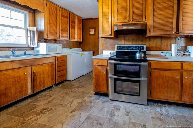518 College Drive, Raeford, NC 28376