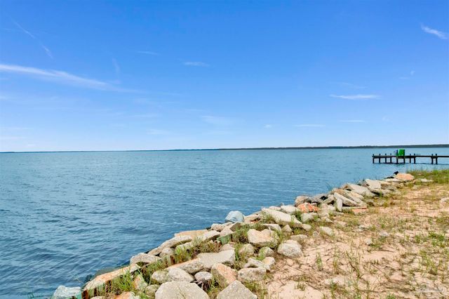 6618 E Bay Blvd, Gulf Breeze, FL 32563
