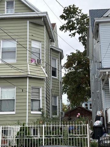 116 Keen St, Paterson City, NJ 07524