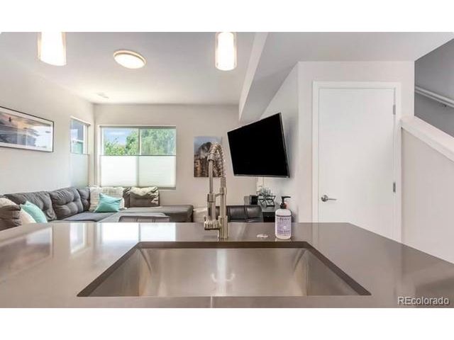 1014 Depew St, Lakewood, CO 80214