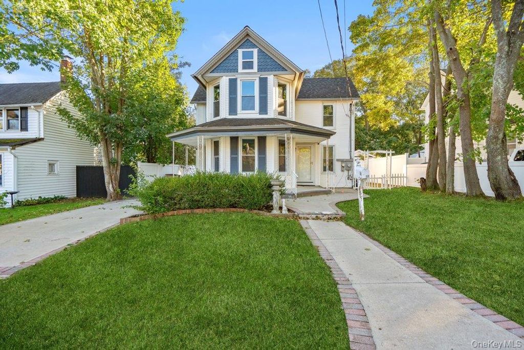 26 Northridge Street, Patchogue, NY 11772 — exterior