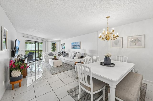7468 Fairfax Dr 302, Tamarac, FL 33321