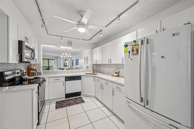 7468 Fairfax Dr 302, Tamarac, FL 33321