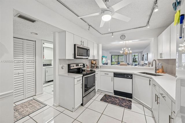 7468 Fairfax Dr 302, Tamarac, FL 33321