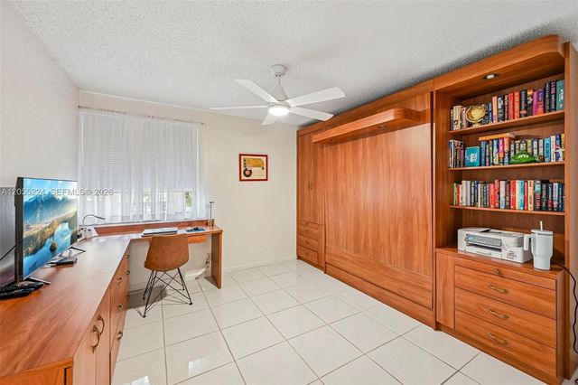 7468 Fairfax Dr 302, Tamarac, FL 33321