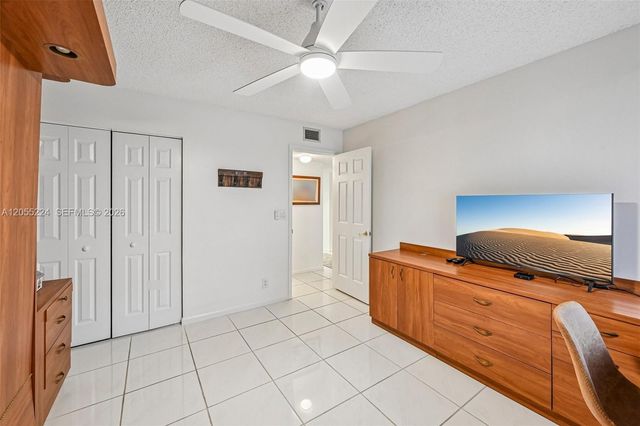 7468 Fairfax Dr 302, Tamarac, FL 33321