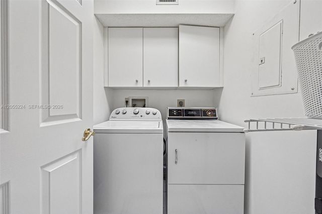 7468 Fairfax Dr 302, Tamarac, FL 33321