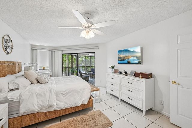 7468 Fairfax Dr 302, Tamarac, FL 33321