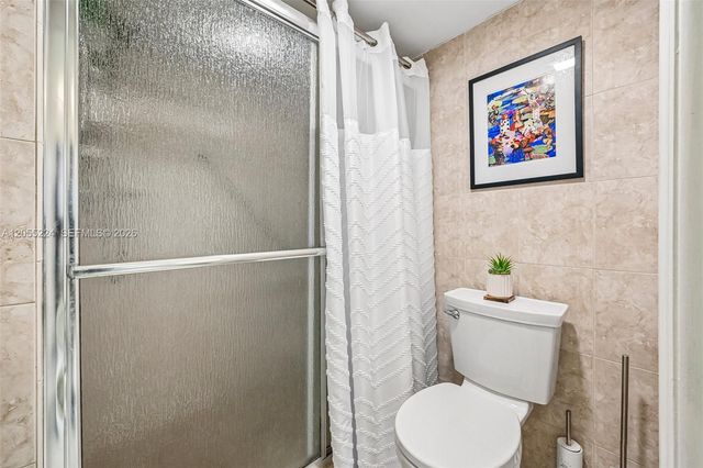 7468 Fairfax Dr 302, Tamarac, FL 33321