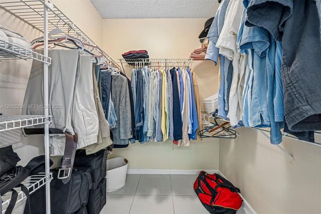 7468 Fairfax Dr 302, Tamarac, FL 33321