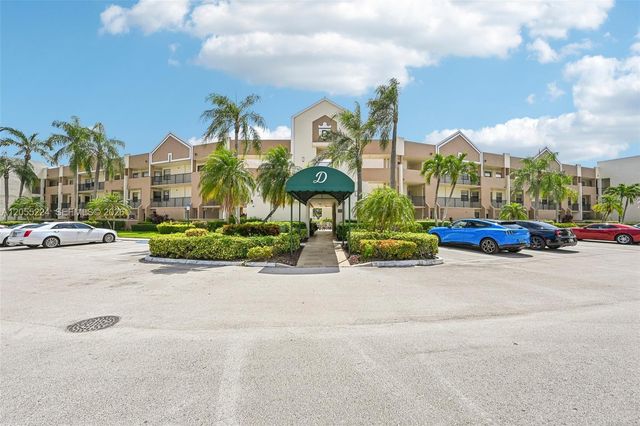7468 Fairfax Dr 302, Tamarac, FL 33321