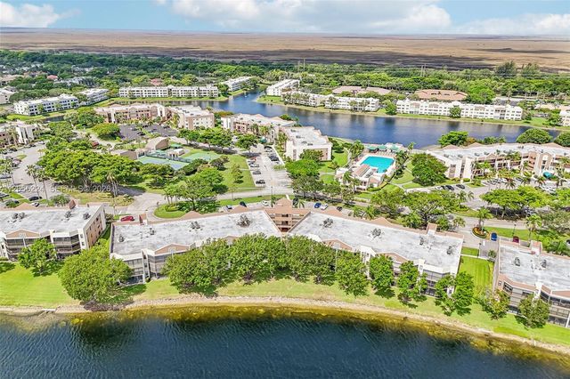 7468 Fairfax Dr 302, Tamarac, FL 33321