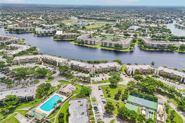 7468 Fairfax Dr 302, Tamarac, FL 33321