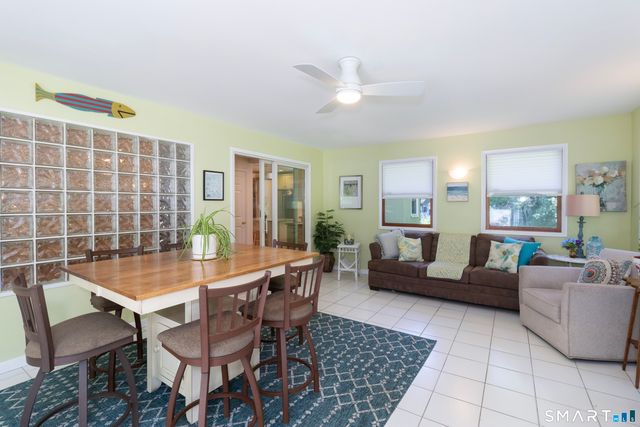 8 Glen Circle, North Branford, CT 06471