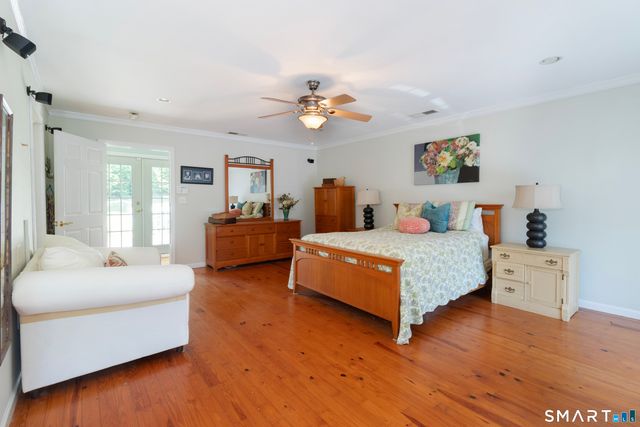 8 Glen Circle, North Branford, CT 06471