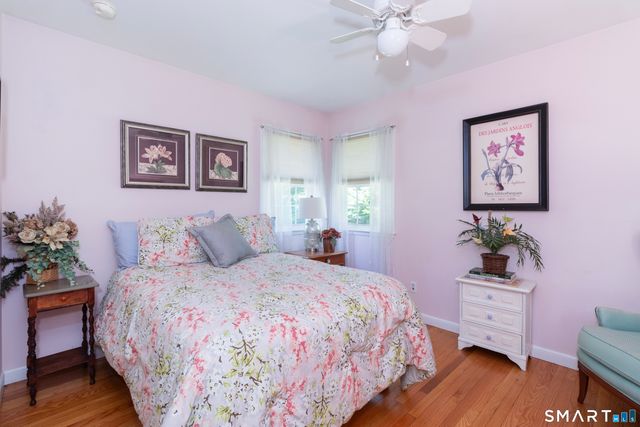 8 Glen Circle, North Branford, CT 06471