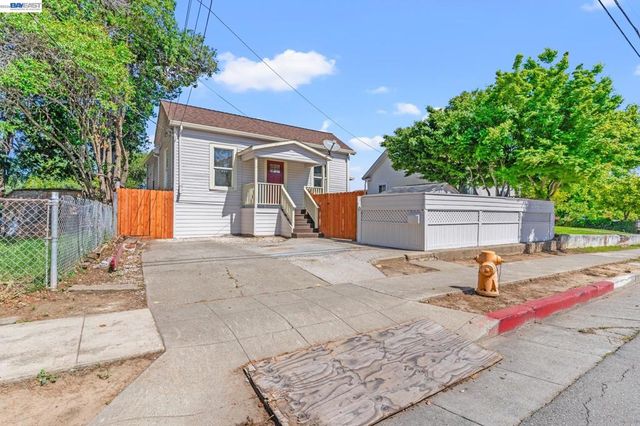 1251 Bellina St, Hayward, CA 94541