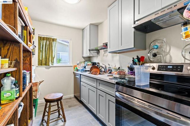 1251 Bellina St, Hayward, CA 94541