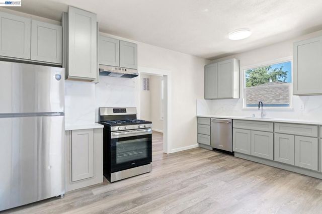 1251 Bellina St, Hayward, CA 94541