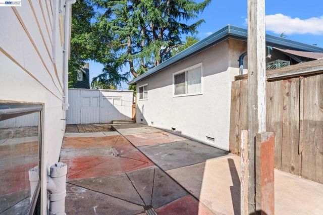 1251 Bellina St, Hayward, CA 94541