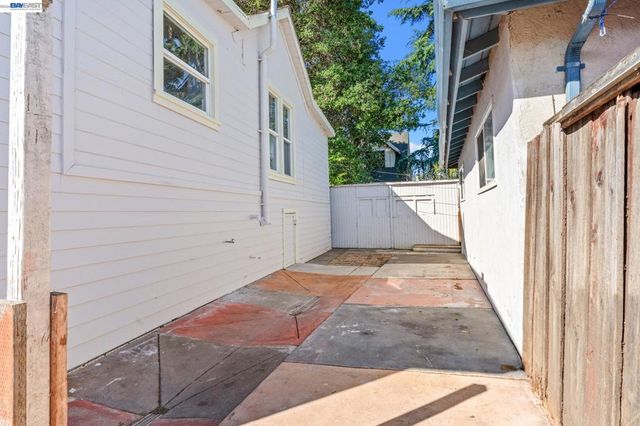1251 Bellina St, Hayward, CA 94541