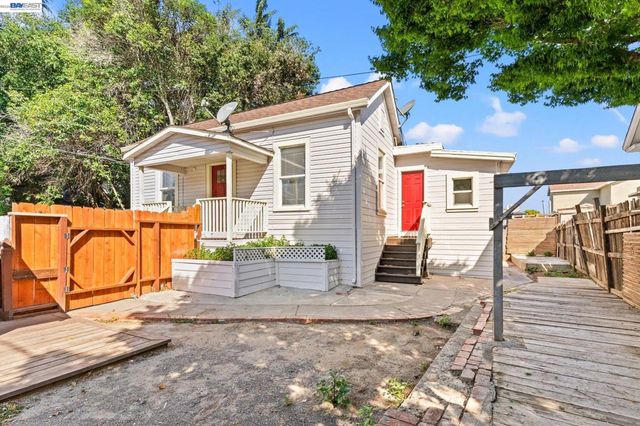 1251 Bellina St, Hayward, CA 94541