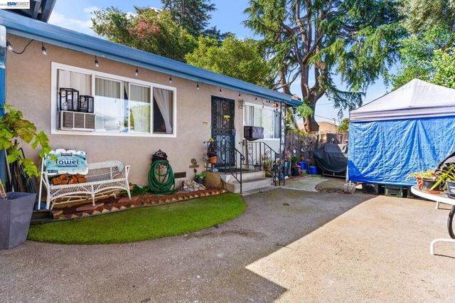1251 Bellina St, Hayward, CA 94541