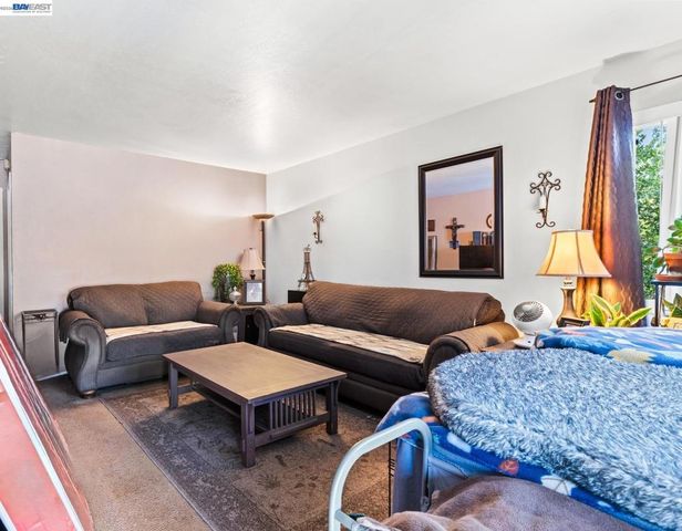 1251 Bellina St, Hayward, CA 94541