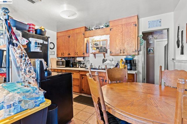 1251 Bellina St, Hayward, CA 94541