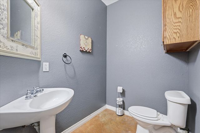 240 Grande Casa Road, Waxahachie, TX 75167