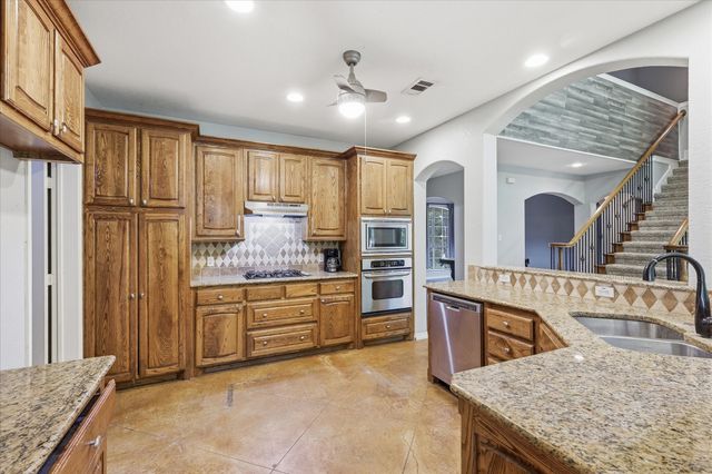 240 Grande Casa Road, Waxahachie, TX 75167