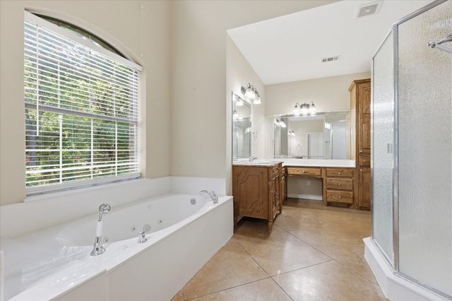 240 Grande Casa Road, Waxahachie, TX 75167