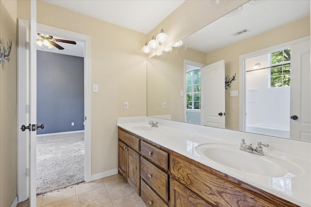 240 Grande Casa Road, Waxahachie, TX 75167
