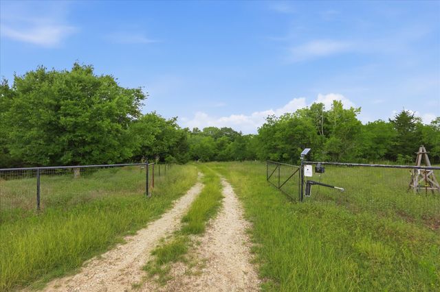 240 Grande Casa Road, Waxahachie, TX 75167