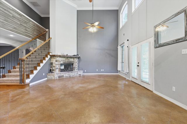 240 Grande Casa Road, Waxahachie, TX 75167