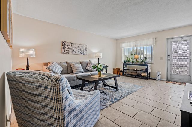 167 Cambridge G, West Palm Beach, FL 33417