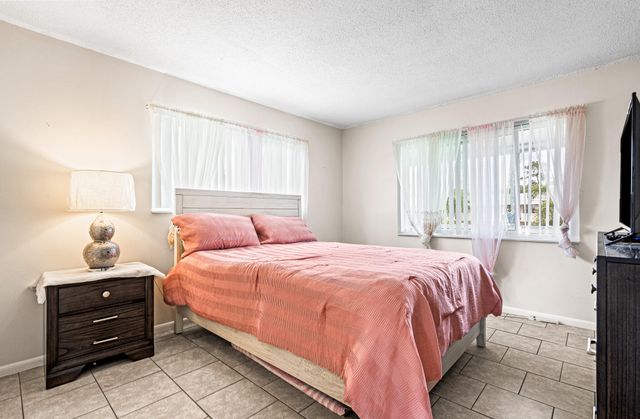 167 Cambridge G, West Palm Beach, FL 33417