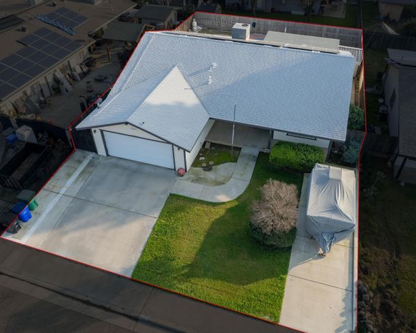 1253 W Jean Avenue, Porterville, CA 93257