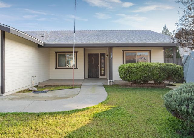 1253 W Jean Avenue, Porterville, CA 93257