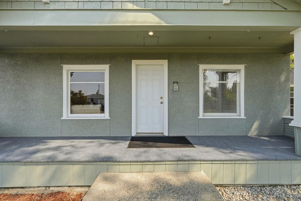 207 E Princeton Ave, Spokane, WA 99107 photo 3