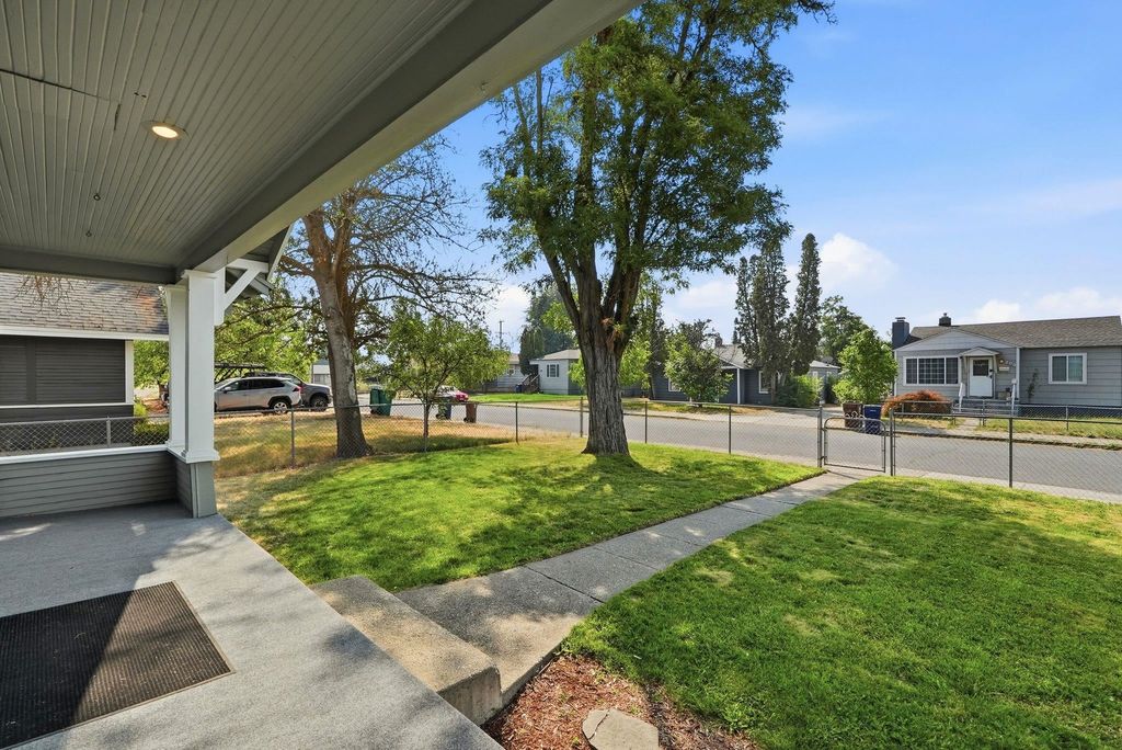 207 E Princeton Ave, Spokane, WA 99107 photo 4