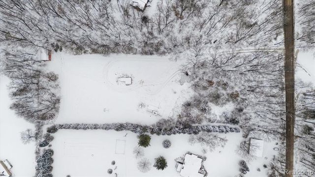 700 W Maple Road, Milford, MI 48381