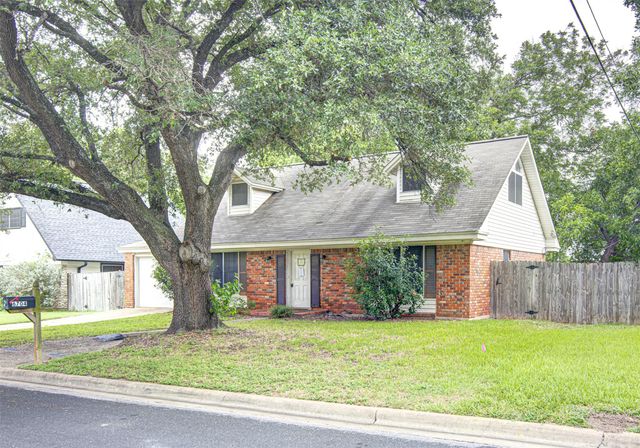 6704 Isabelle DR, Austin, TX 78752