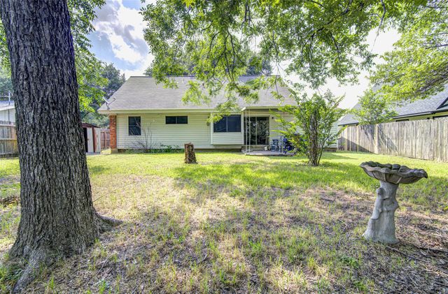 6704 Isabelle DR, Austin, TX 78752