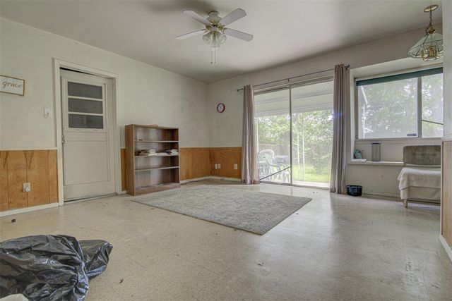 6704 Isabelle DR, Austin, TX 78752