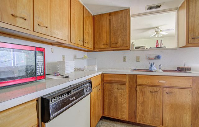 6704 Isabelle DR, Austin, TX 78752