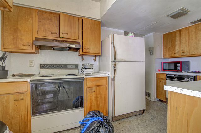 6704 Isabelle DR, Austin, TX 78752