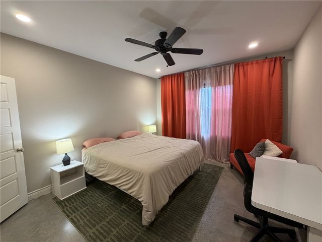 301 West 31st Street 202, Bryan, TX 77803