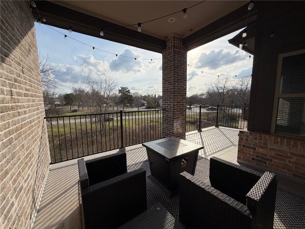 301 West 31st Street 202, Bryan, TX 77803 — photo 2
