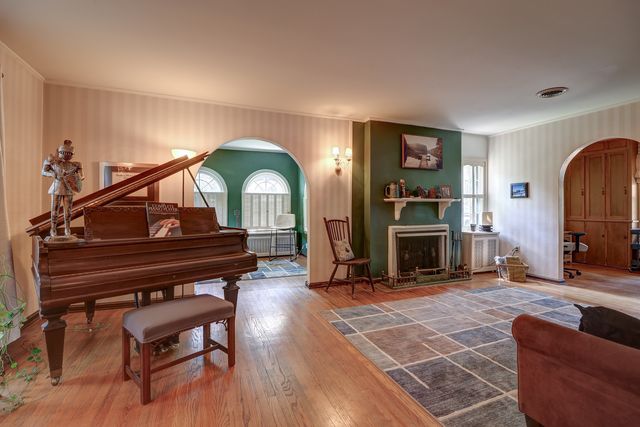 1411 1st Avenue, Sterling, IL 61081